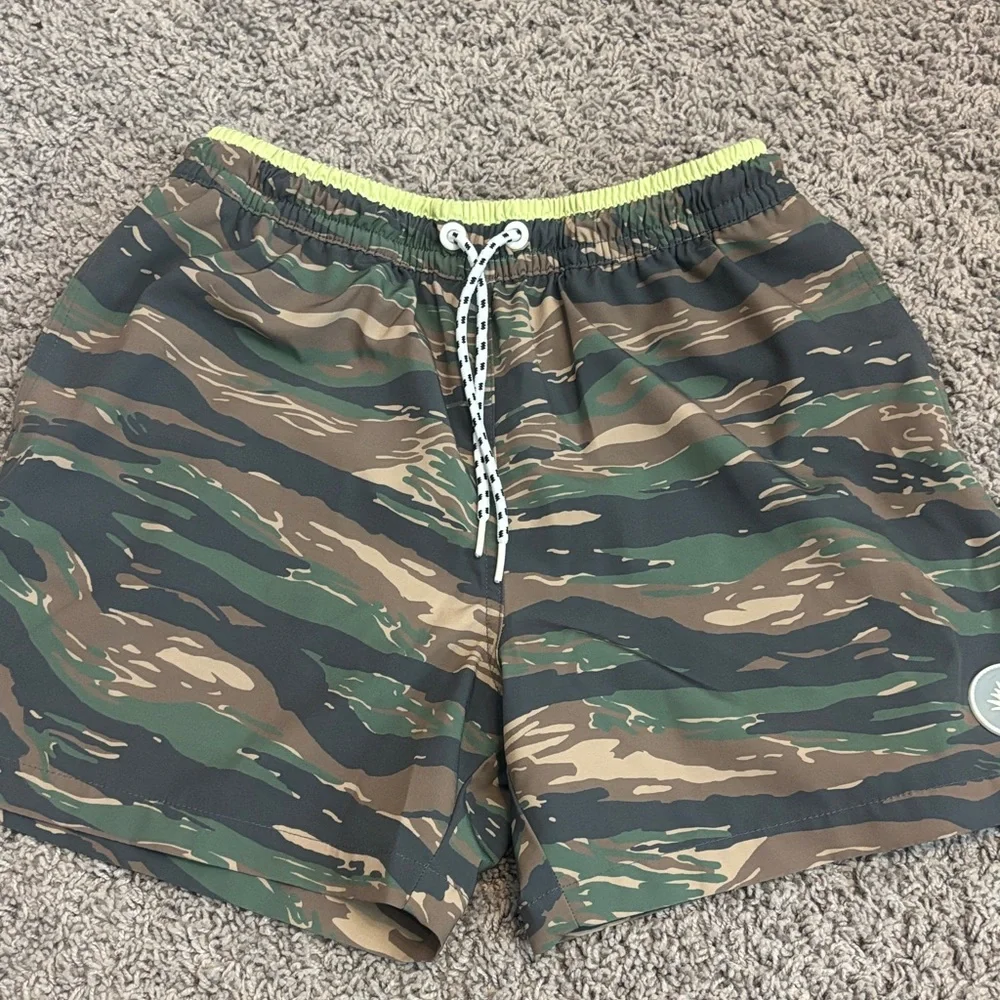 Men's Green Camo Swim Trunks chubbies S 5.5 inseam